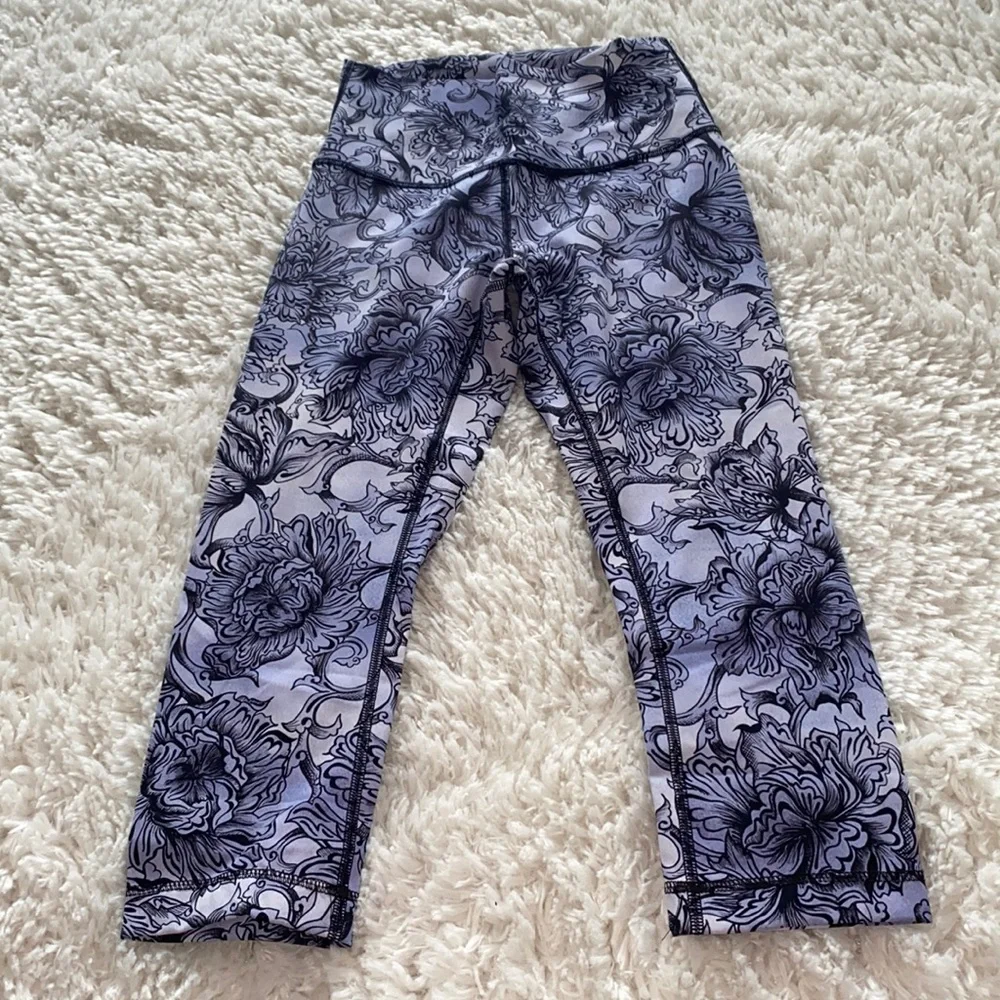 LULULEMON 🍋 - Picture 1 of 4